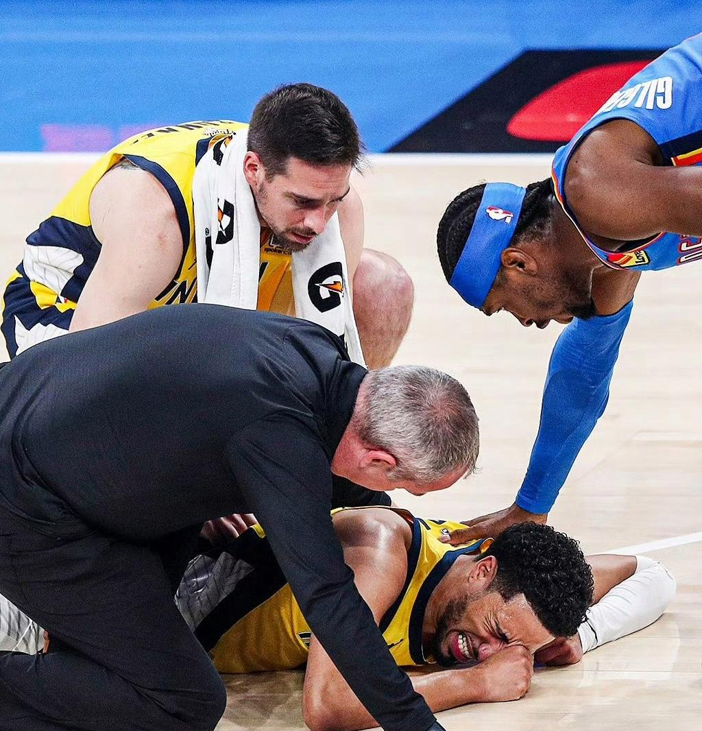 关于主力球员受伤退出比赛,队伍实力受到严重考验的信息 关于主力球员受伤退出比赛,队伍实力受到严重考验的信息