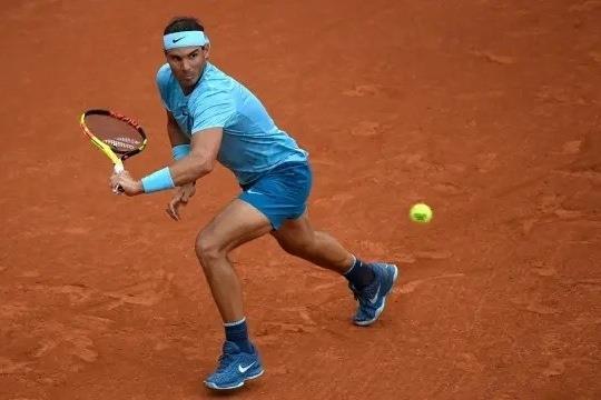 包含西班牙网球队力克英国网球队，纳达尔一己之力扛起全队的词条