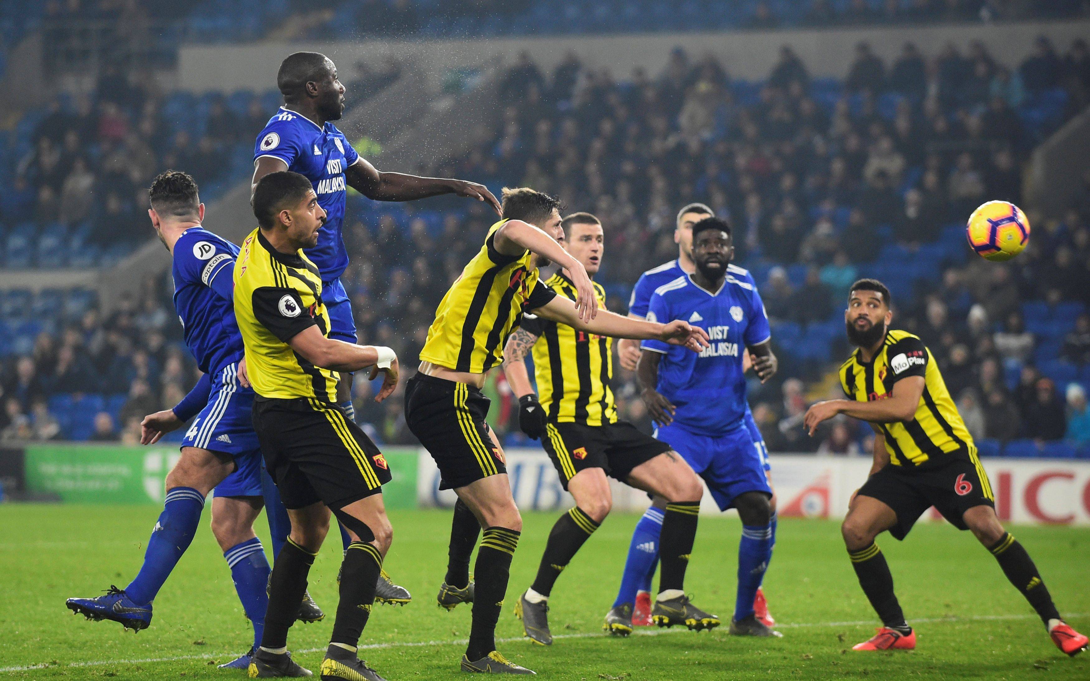 关于曼联客场艰难取胜,球员表现出色顶住压力的信息 关于曼联客场艰难取胜,球员表现出色顶住压力的信息