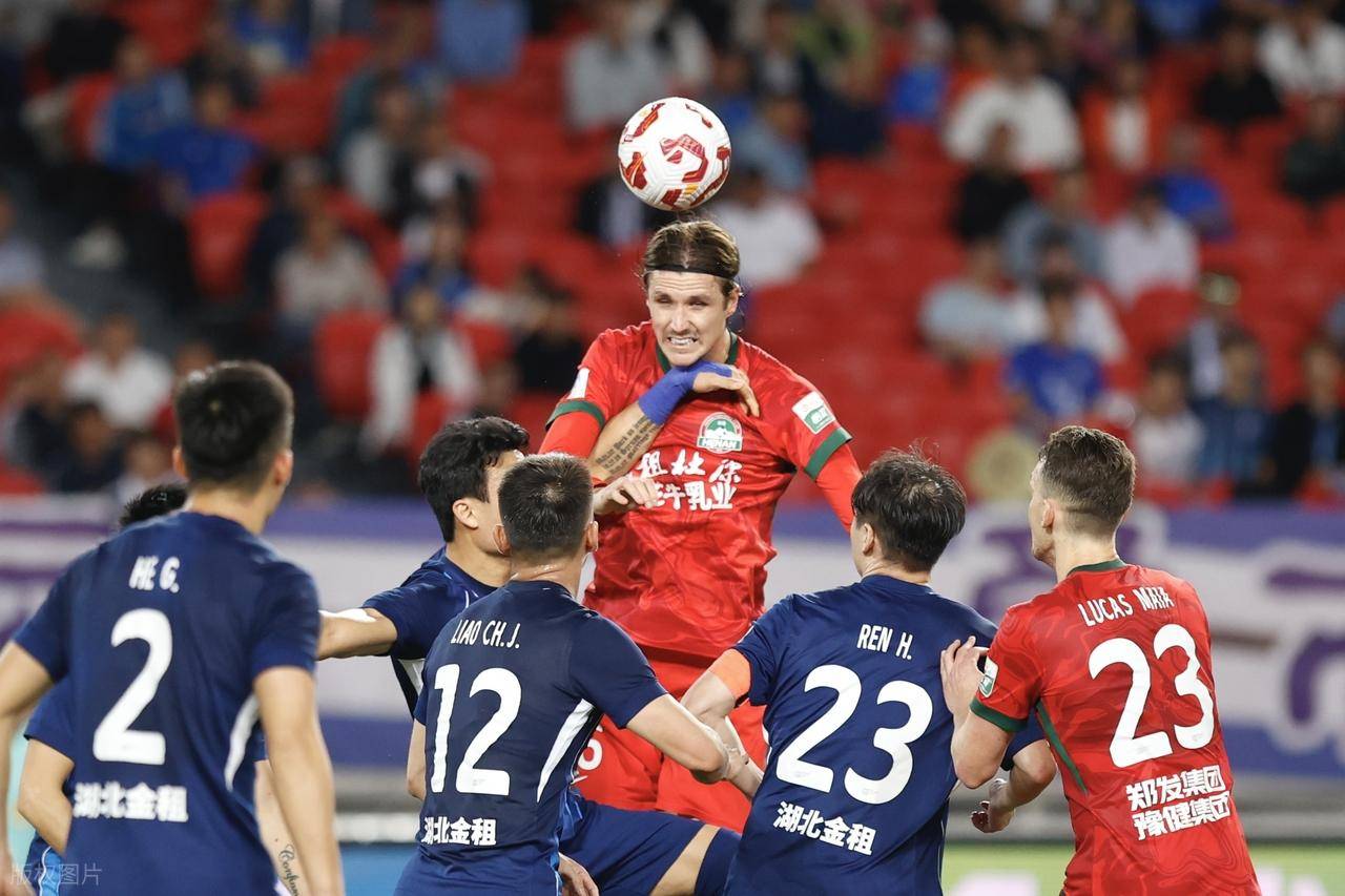 关于欧洲预选赛主教练战术布置,球队士气高昂的信息 关于欧洲预选赛主教练战术布置,球队士气高昂的信息