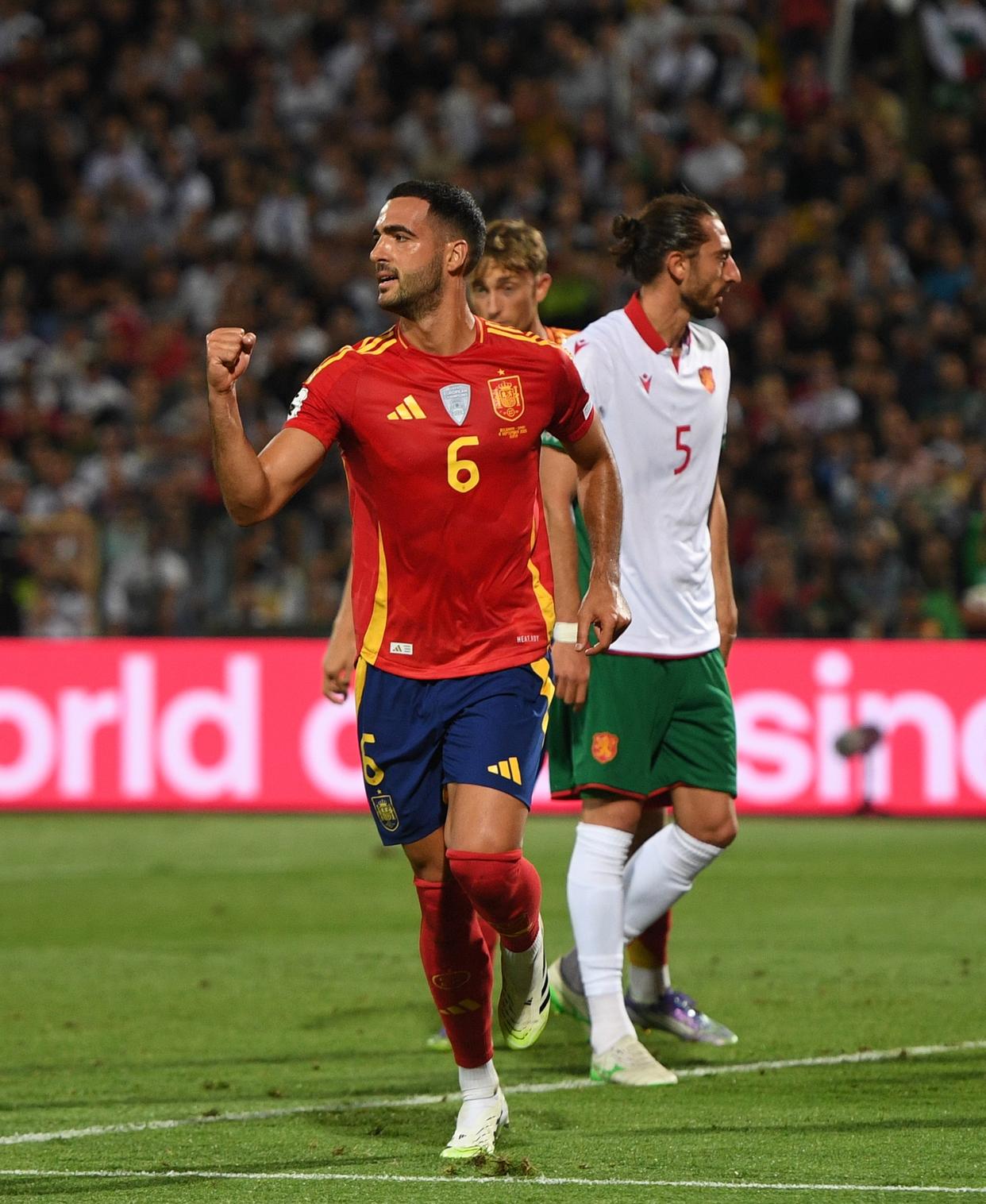 包含西班牙客场大胜，后防强势表现令人印象深刻的词条